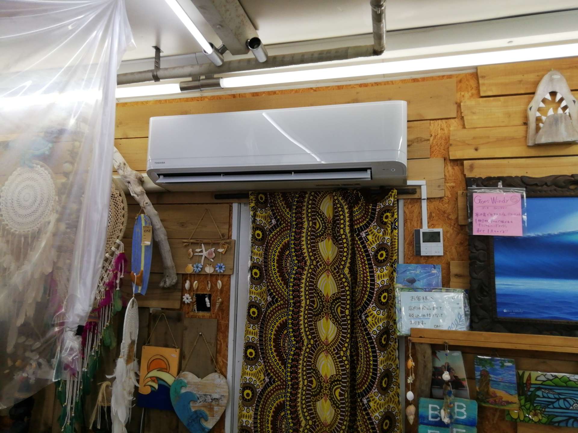 伊豆急下田駅前「ワン」さまエアコン新規取り付け工事